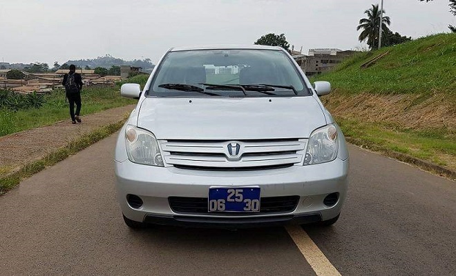 Belle 2006 Toyota Ist a Vendre Full Option ,Yaoundé ,Cameroun