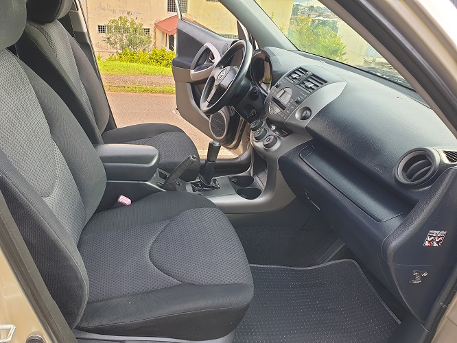2007 Toyota rav4 avec 4WD à vendre à Yaoundé Cameroun