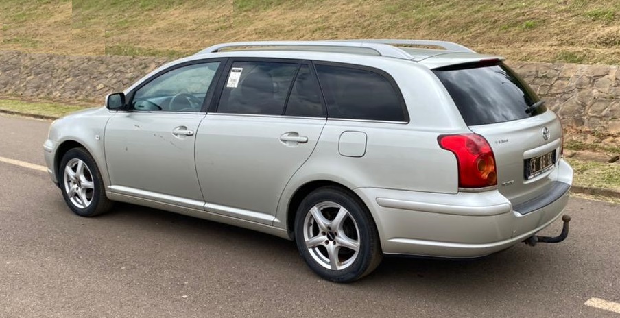 2007 Toyota AVENSIS Verso manuelle à vendre à Yaoundé  Cameroun