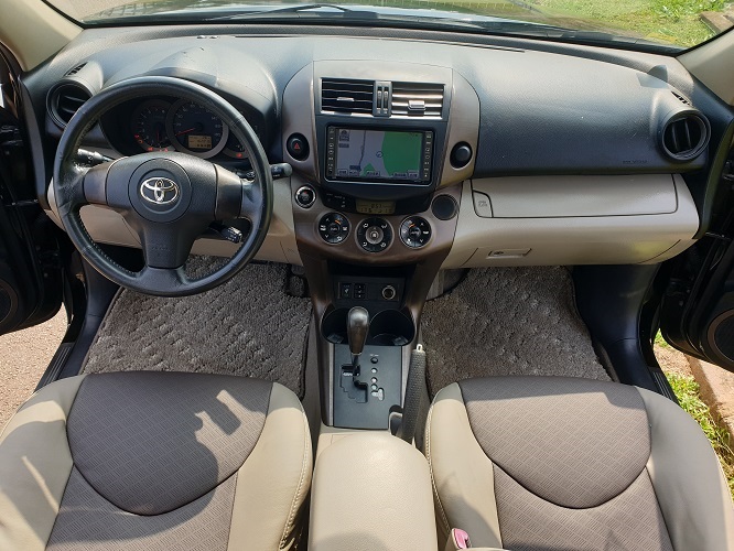 2009 Toyota Vanguard 4WD Automatique avec sièges en cuir à vendre à Yaoundé Cameroun
