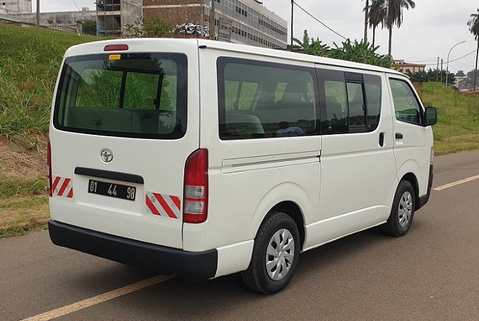 2010 Toyota HiACE 15 Places Full Option a Vendre ,Yaoundé ,Cameroun