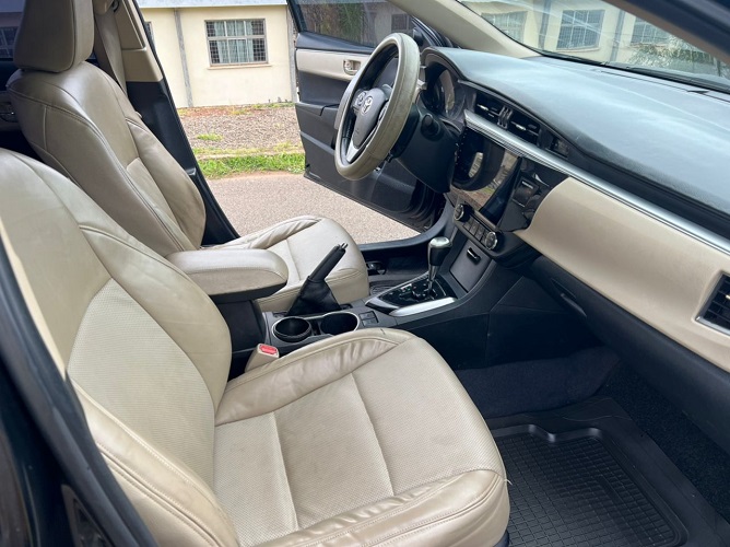 2015 Toyota Corolla Automatique à vendre à Yaoundé.  Cameroun