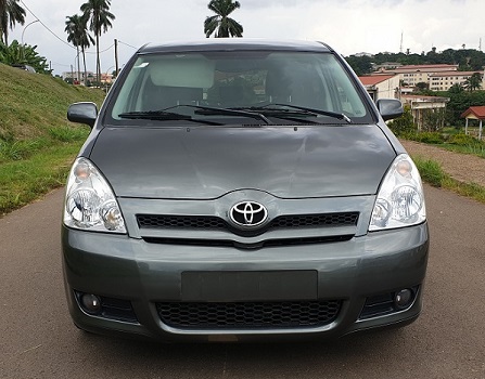 Acheter 2008 TOYOTA COROLLA VERSO Automatique avec 7 Places ,Yaoundé ,Cameroun