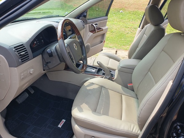2006 Kia SORENTO avec 7 Places à vendre à Yaoundé Cameroun