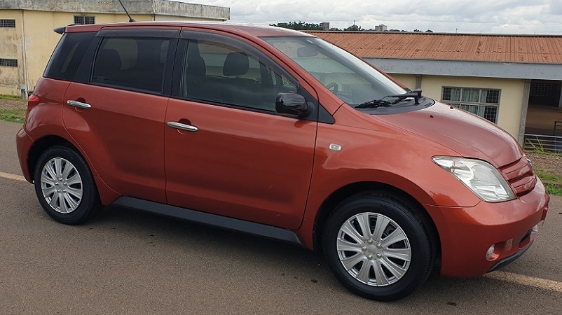 2006 Toyota ist Automatique à vendre à Yaoundé Cameroun