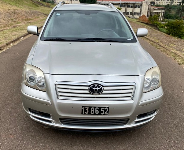 2007 Toyota AVENSIS Verso manuelle à vendre à Yaoundé  Cameroun