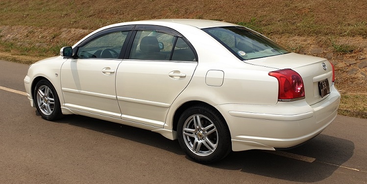 Acheter 2008 Toyota Avensis Automatique avec Chaises en Cuir ,Yaoundé ,Cameroun