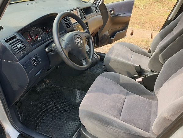 2005 Toyota Corolla Spacio avec 7 places et 4WD à vendre à Yaoundé  Cameroun