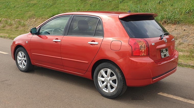Belle Rouge 2007 Toyota Corolla Runx  Automatique Full Option à vendre à Yaoundé  Cameroun