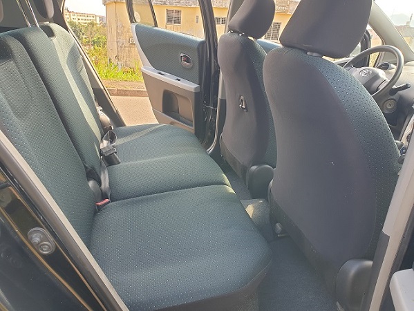 Belle Noir 2008 Toyota Yaris Automatique avec 4WD à vendre à Yaoundé Cameroun