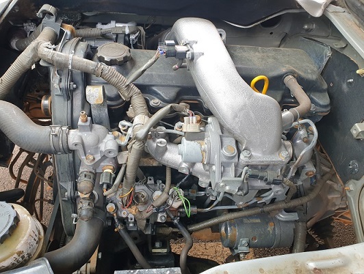 2010 Toyota HiACE 15 Places Full Option a Vendre ,Yaoundé ,Cameroun