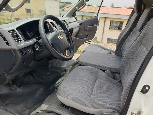2010 Toyota HiACE 15 Places Full Option a Vendre ,Yaoundé ,Cameroun