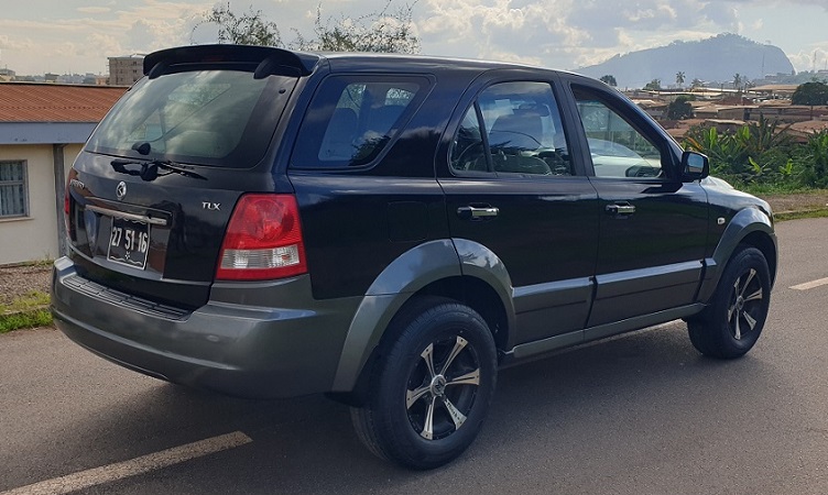 2006 Kia SORENTO avec 7 Places à vendre à Yaoundé Cameroun
